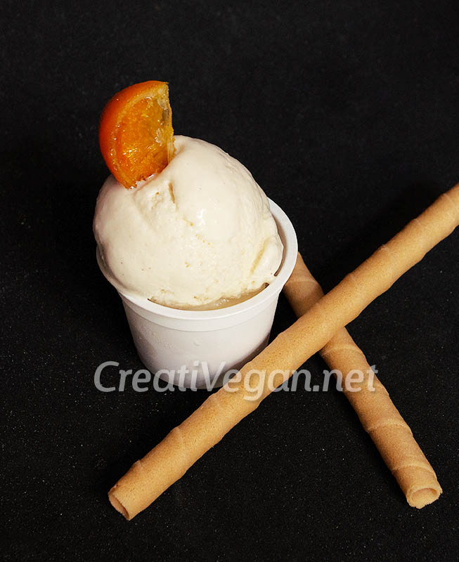 Helado de leche merengada vegana con naranja