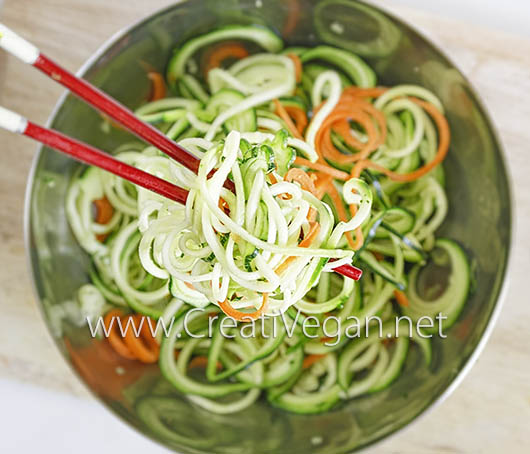 Noodles de calabacín y zanahoria