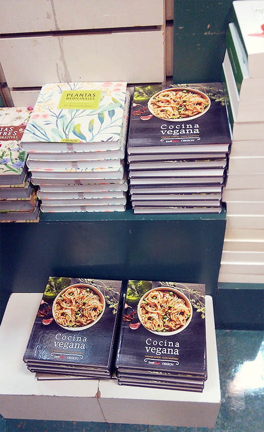 Libro Cocina Vegana en La Casa del Libro de Gran Vía (Madrid)