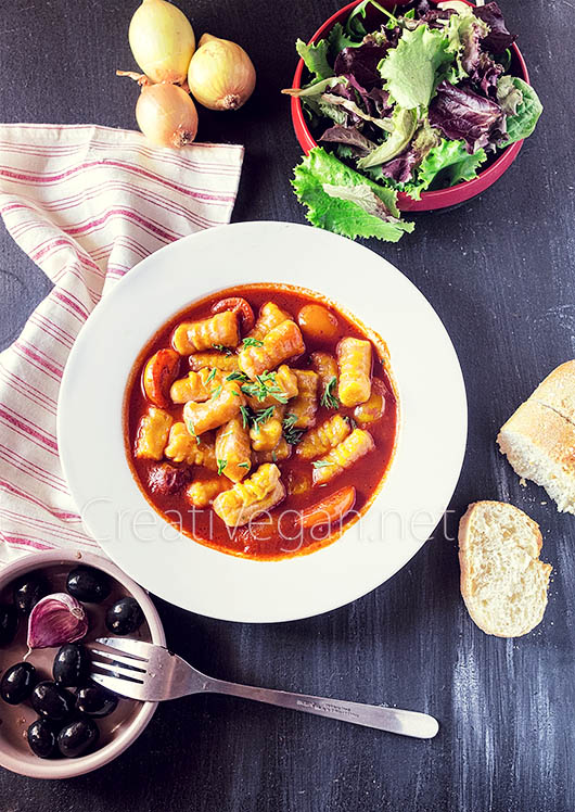 Gnocchi de calabaza potimarron con salsa de tomates y ñoras - CreatiVegan.net