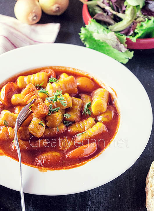 Gnocchi de calabaza potimarron con salsa de tomates y ñoras - CreatiVegan.net