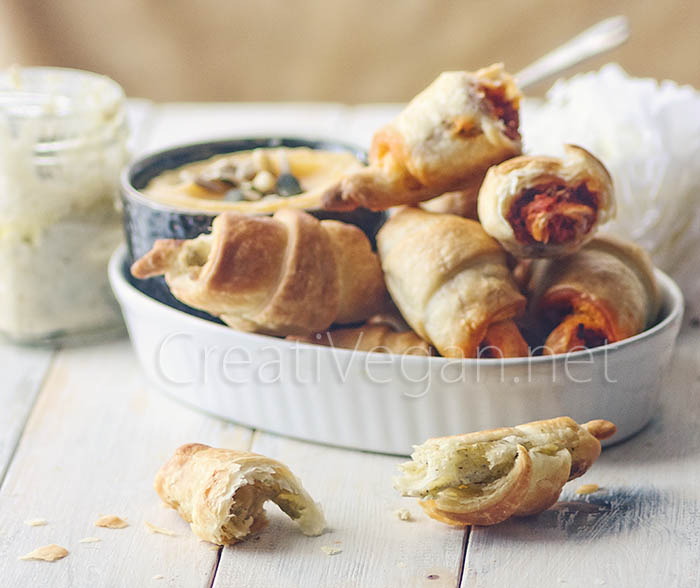 Mini croissants hojaldrados rellenos de patés vegetales - CreatiVegan.net