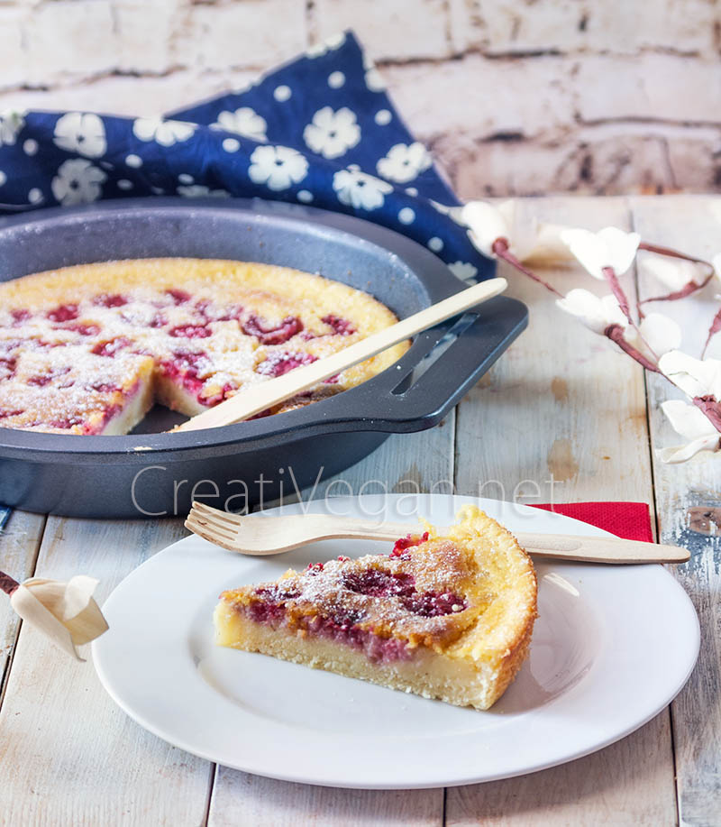 Clafoutis vegano de frambuesas (flaugnarde) - CreatiVegan.net