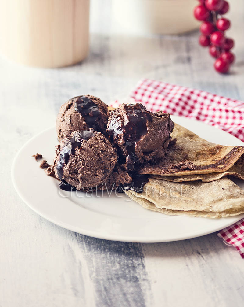 Helado de chocolate y frutos secos - CreatiVegan.net