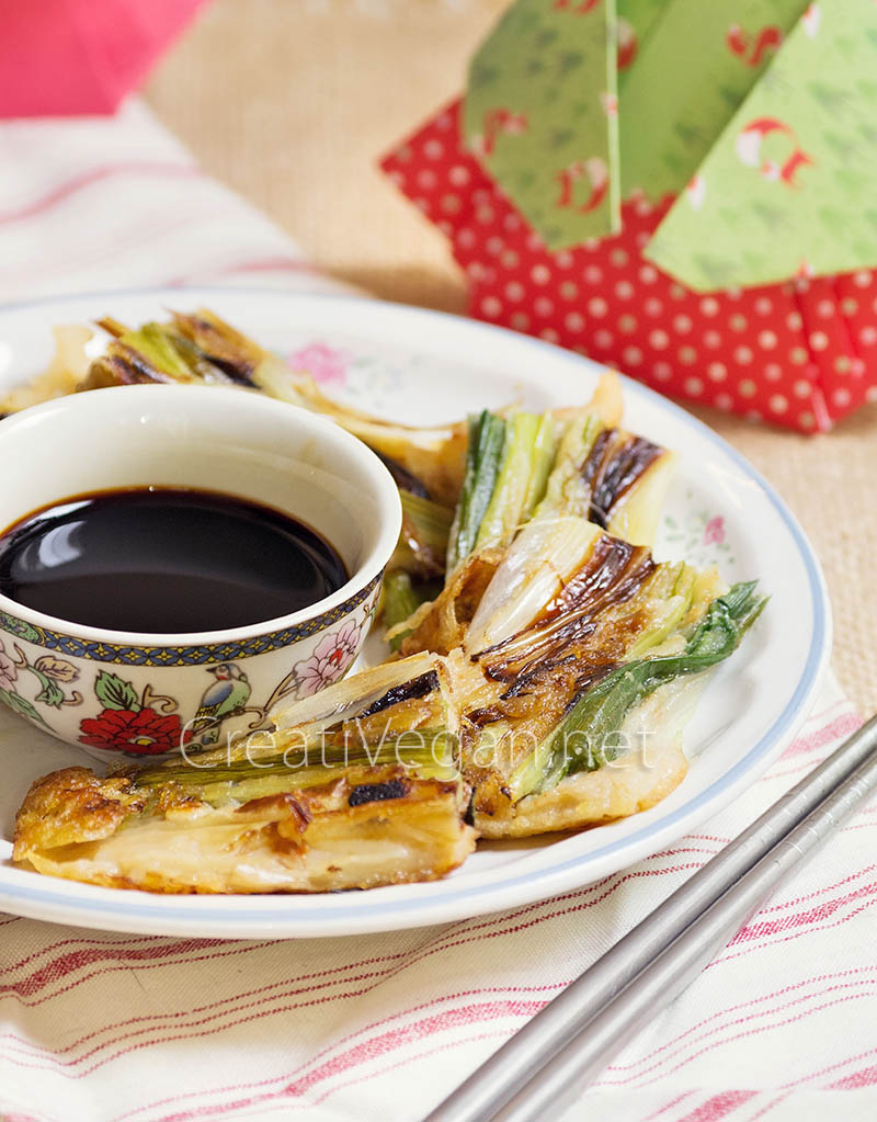 Pajeon (vegano): tortitas saladas de cebolla de primavera