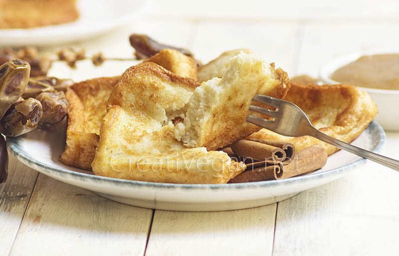 Torrijas al limón y naranja con sirope de dátiles